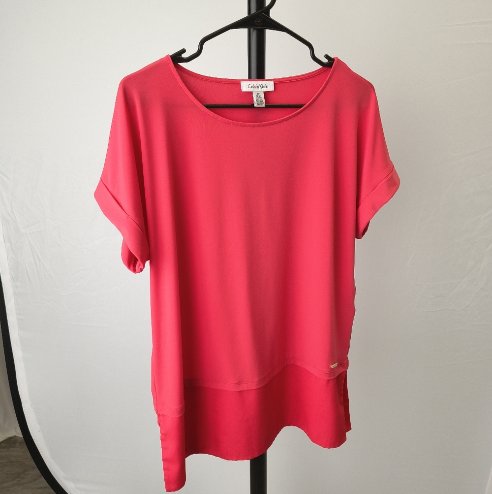 Calvin Klein Women's Coral Red Top Spring